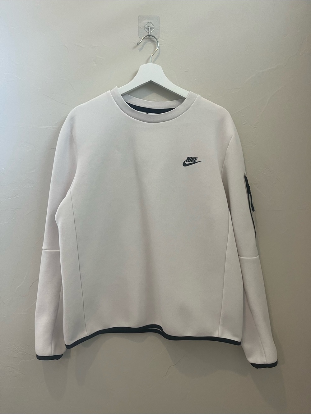Nike Men’s White Crewneck Sweatshirt with Black Trim